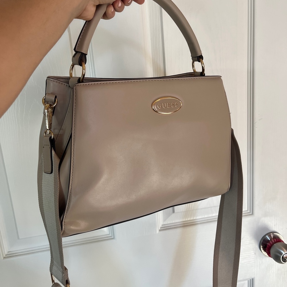 Guess Beige Shoulder Bag